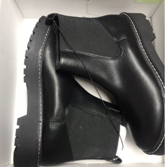DV by Dolce Vita Lobera Chelsea Boot Black - Picture 5 of 5